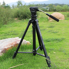 YUNTENG VCT-880 Aluminum Alloy Tripod Mount with Three-Dimensional Tripod Head, VCT-880