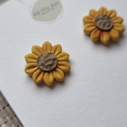 Sunflower studs