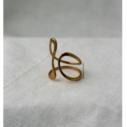 Lined ‘Liana’ Twist Ring