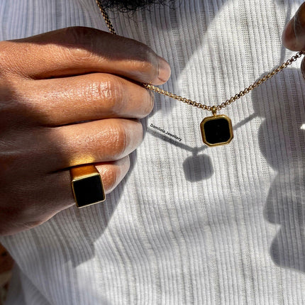 Gold ‘King Noir’ Onyx Men’s Ring