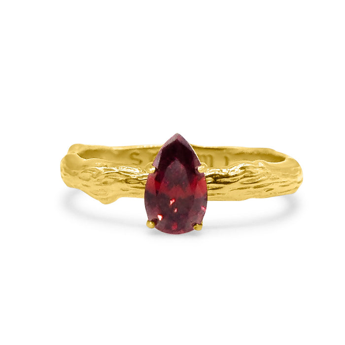 Crimson Veil Ring Gold