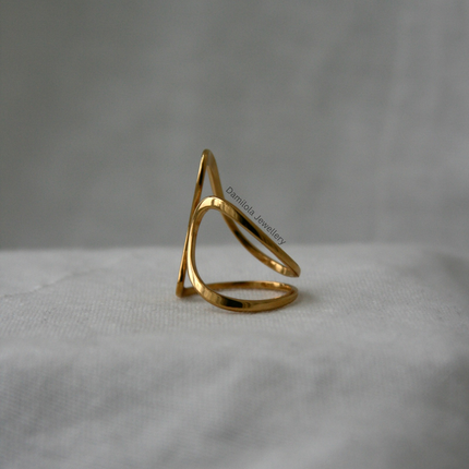 Lined ‘Liana’ Twist Ring