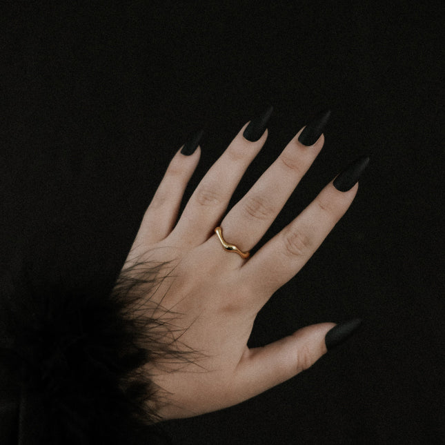 Infernum Gold Wavy Ring