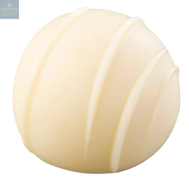 Mats - white chocolate with vanilla flavoured white ganache 15g