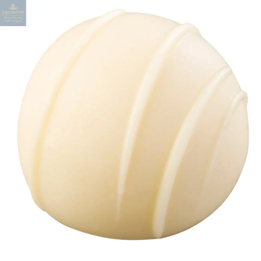 Mats - white chocolate with vanilla flavoured white ganache 15g