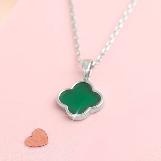Real Agate 4 Leaf Clover Necklace