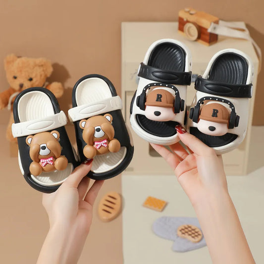 Children's Flip Flops, Anti Slip and Lightweight, Children's Hole Shoes, Soft Soled Cartoon Beach Shoes for Boys and Girls