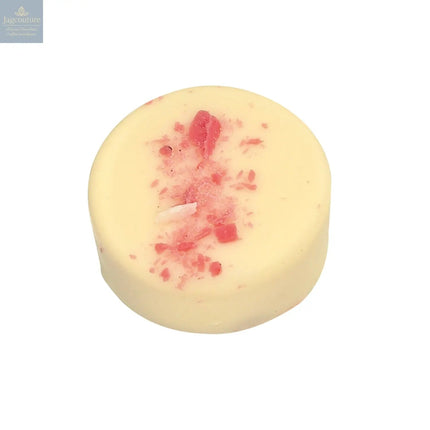 Strawberry & black pepper - white chocolate with strawberry crème fraîche and black pepper 13.9g