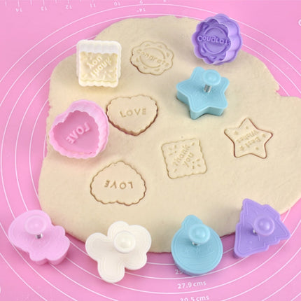4 in 1 Three-Dimensional Fondant Biscuit Embossing Mold Push-Type Cake Mold Random Style Delivery, Push-Type Cake Mold