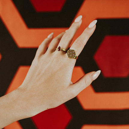 Crimson Veil Ring Gold