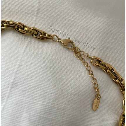 ‘Hooked’ Chunky Chain