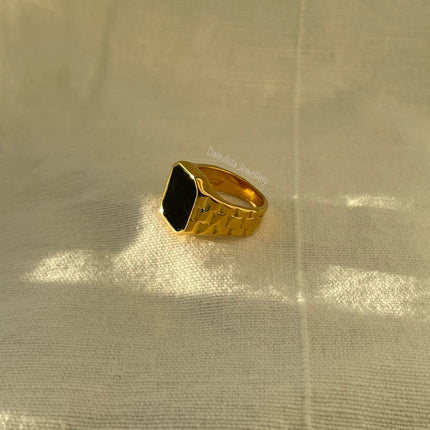 ‘Jelani’ Ring - Black/White