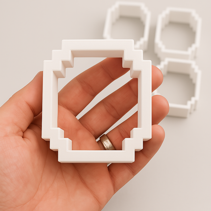Pixel Cookie Cutter Duo – Minecraft-Inspired (2-Pack)
