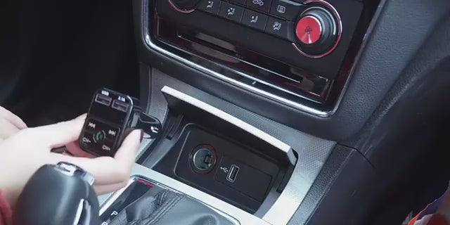 B2 Dual USB Charging Bluetooth FM Transmitter MP3 Music Player Car Kit, Support Hands-Free Call  & TF Card & U Disk (Rose Gold)