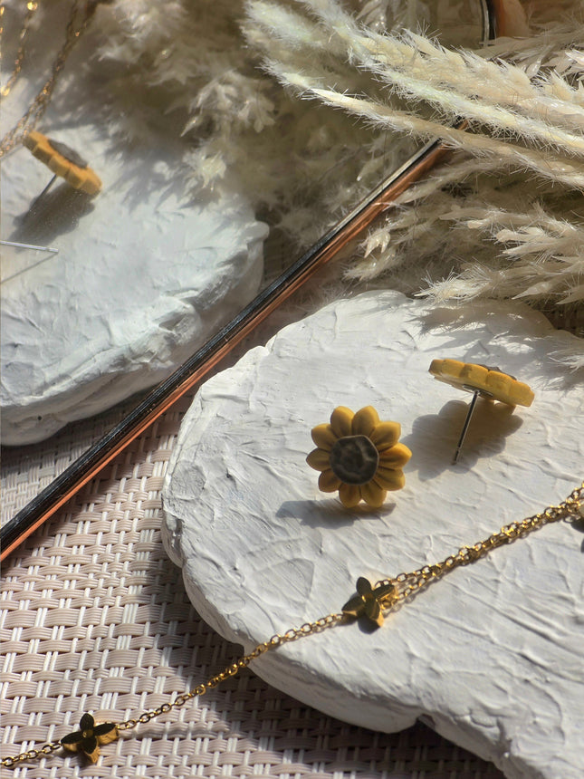 Sunflower studs