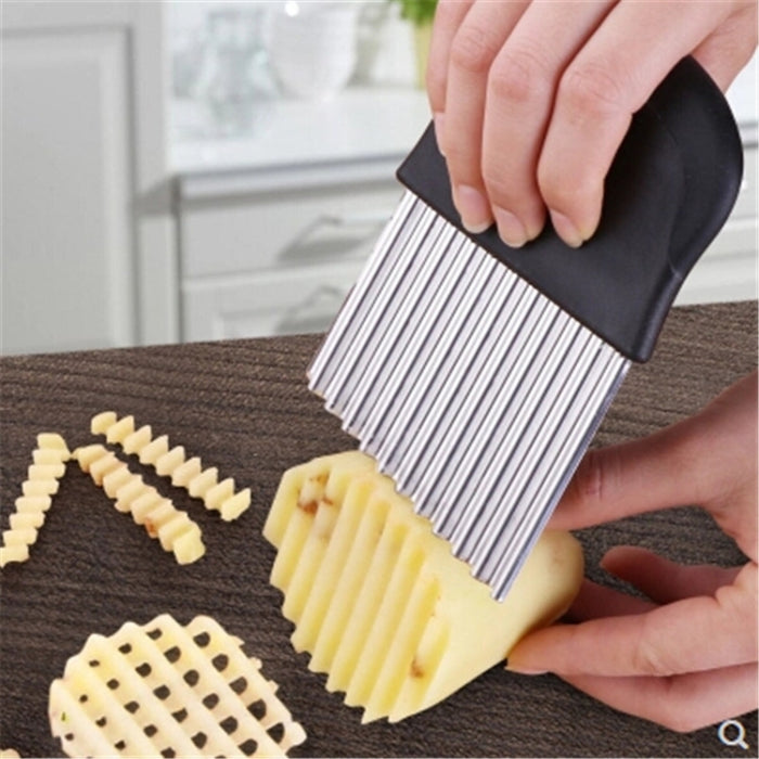 French Fries Cut Stainless Steel Saw Blade Serrated Cutter Fruit and Vegetable Tools Wave Knife Kitchen Equipment Accessories(Black)